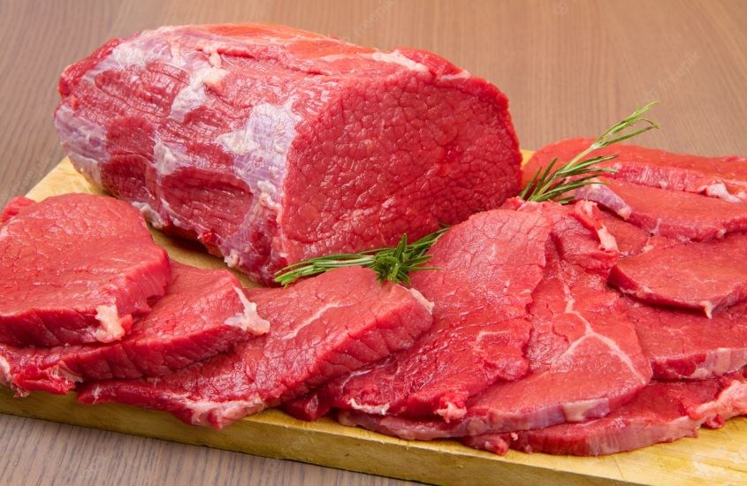 Thịt bò cung cấp nhiều protein, sắt và vitamin B6, B12 cho cơ thể mẹ bầu. Ảnh: Internet