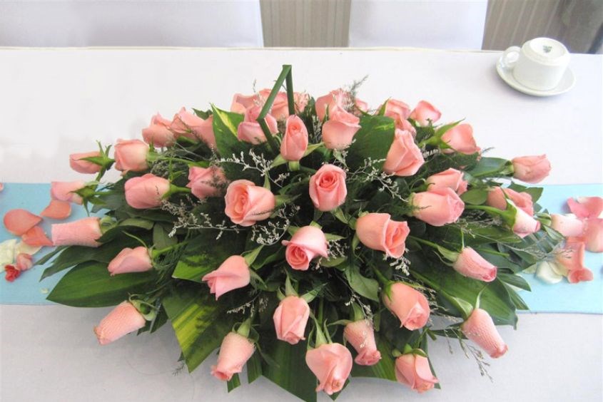 Cách cắm hoa bàn thờ - ngày cưới với hoa hồng