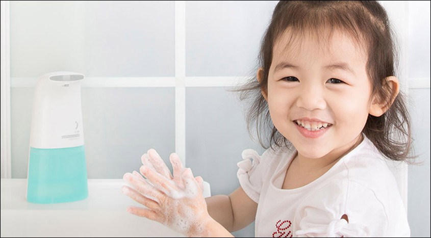 Rửa tay bằng xà bông để phòng tránh bệnh cúm B